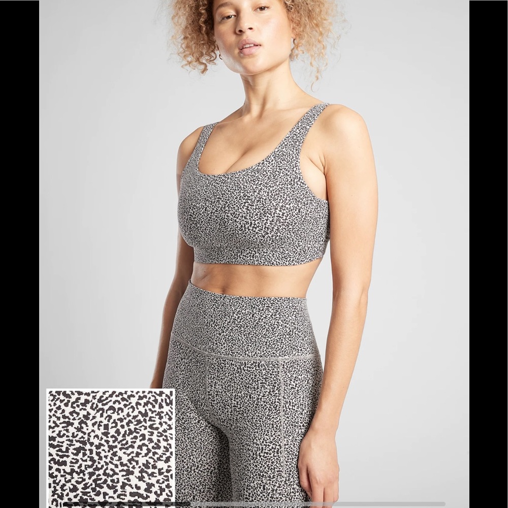 Athleta Exhale Textured Bra D-DD